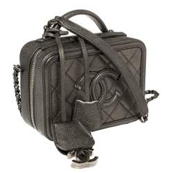 مملوكة مسبقًا حقيبة شانيل CC فيليجري فايتي جلد أسود/ أزرق كحلي صغيرة مبطنة