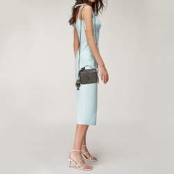 مملوكة مسبقًا حقيبة شانيل CC فيليجري فايتي جلد أسود/ أزرق كحلي صغيرة مبطنة