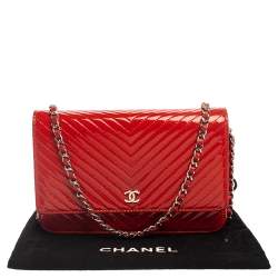 Pre Owned حقيبة كلتش شانيل "WOC" نمط متعرج كلاسيك جلد لامع بيج