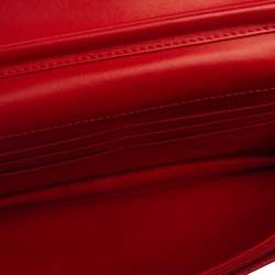 Pre Owned حقيبة كلتش شانيل "WOC" نمط متعرج كلاسيك جلد لامع بيج