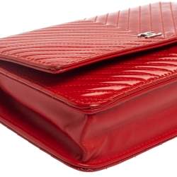 Pre Owned حقيبة كلتش شانيل "WOC" نمط متعرج كلاسيك جلد لامع بيج