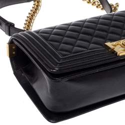 Pre Owned Chanel Black Quilted Leather Medium Boy Flap Bag