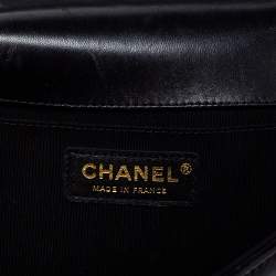 Pre Owned Chanel Black Quilted Leather Medium Boy Flap Bag