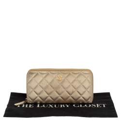 مملوكة مسبقًا Chanel Gold Quilted Leather CC Zip Around Wallet