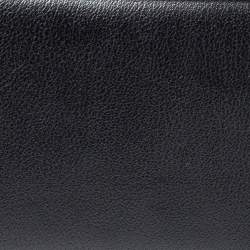مملوكة مسبقًا Chanel Black Leather CC Camellia Embossed Zip Around Wallet