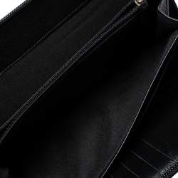 مملوكة مسبقًا Chanel Black Leather CC Camellia Embossed Zip Around Wallet