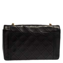 Pre Owned Chanel Black Quilted Leather Diana Flap Bag