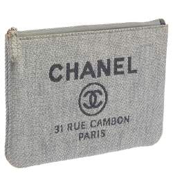 Pre Owned Chanel Light Blue Raffia Deauville Clutch