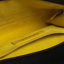 مملوكة مسبقًا Chanel Black Quilted Leather and Tweed Small Boy Flap Bag