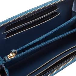 Pre Owned محفظة شانيل مزينة سي سي سحاب ملتف جلد كافيار أحمر