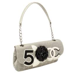 Pre Owned حقيبة كتف شانيل No 5 كاميليا بقلاب كانفاس مبطن بيج