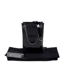 مملوكة مسبقًا حقيبة كروس للهاتف شانيل سي سي جلد أسود لامع وجلد