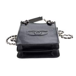 مملوكة مسبقًا حقيبة كروس للهاتف شانيل سي سي جلد أسود لامع وجلد