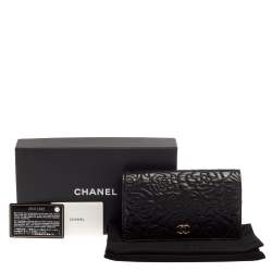 Pre Owned Chanel Black Leather Camellia 5 CC Bifold Wallet