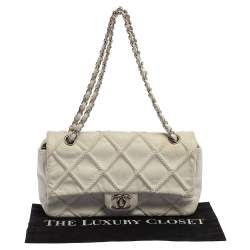Pre Owned Chanel White Quilted Leather East West Single Flap Bag