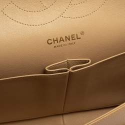مملوكة مسبقًا Chanel Beige Quilted Caviar Leather Jumbo Classic Double Flap Bag