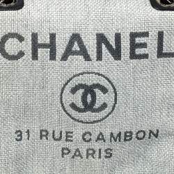 Pre Owned Chanel Grey Raffia Deauville Messenger Bag