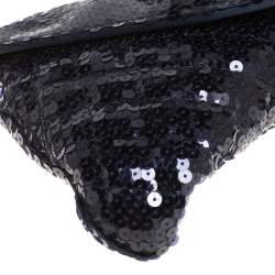 مملوكة مسبقًا Chanel Navy Blue Sequins CC Half Moon Clutch