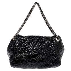 Pre Owned حقيبة شانيل كلاسيك فينيل فضي لامع نقشة غرافيك