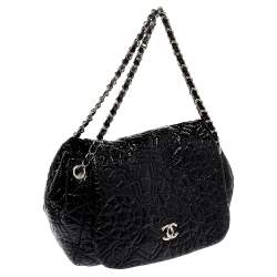 Pre Owned حقيبة شانيل كلاسيك فينيل فضي لامع نقشة غرافيك