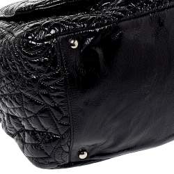 Pre Owned حقيبة شانيل كلاسيك فينيل فضي لامع نقشة غرافيك