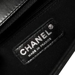 مملوكة مسبقًا Chanel Black Quilted Leather New Medium Boy Flap Bag