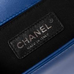 Pre Owned Chanel Blue Quilted Patent Leather Medium Plexiglass Boy Flap Bag