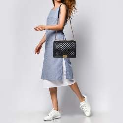 مملوكة مسبقًا حقيبة شانيل بوي جلد رصاصي مبطن كبيرة