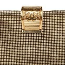 مملوكة مسبقًا Chanel Metallic Gold Leather CC Foldover Clutch
