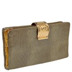 مملوكة مسبقًا Chanel Metallic Gold Leather CC Foldover Clutch