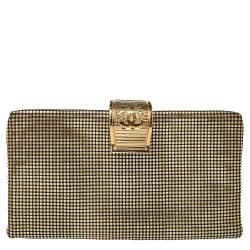 مملوكة مسبقًا Chanel Metallic Gold Leather CC Foldover Clutch