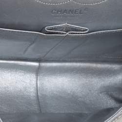 Pre Owned Chanel Silver Striped Quilted Leather Reissue 2.55 Classic 226 Flap Bag