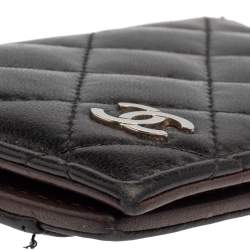 Pre Owned Chanel Black Quilted Leather Bifold Card Holder