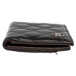 Pre Owned Chanel Black Quilted Leather Bifold Card Holder