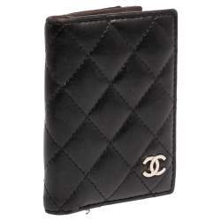 Pre Owned Chanel Black Quilted Leather Bifold Card Holder