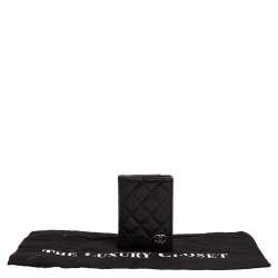 Pre Owned Chanel Black Quilted Leather Bifold Card Holder