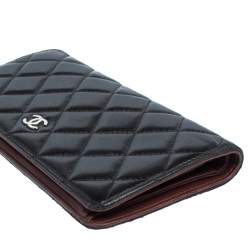 مملوكة مسبقًا Chanel Black Quilted Leather L Yen Continental Wallet