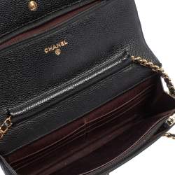 مملوكة مسبقًا محفظة بسلسلة شانيل كلاسيك جلد كافيار مبطن أحمر