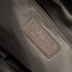 Pre Owned Chanel Black Camellia Quilted Vinyl Rock In Moscow Hobo