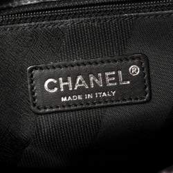 مملوكة مسبقًا حقيبة يد شانيل بورتوبيلو تويد وجلد ممزق لامع أسود