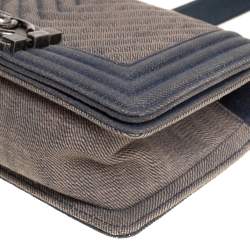 مملوكة مسبقًا Chanel Blue Chevron Denim Small Boy Flap Bag