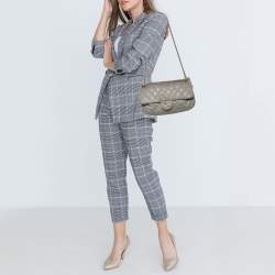 مملوكة مسبقًا Chanel Grey Quilted Jersey Jumbo Classic Single Flap Bag