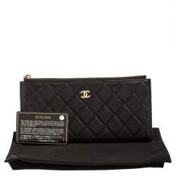 Pre Owned Chanel Black Quilted Leather Flat  Zip Wallet 