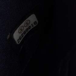 مملوكة مسبقًا Chanel Navy Blue Quilted Leather Faux Pearl Embellished Chain Clutch