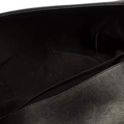 Pre Owned Chanel Black/Beige Quilted Leather and Raffia Medium Boy Flap Bag