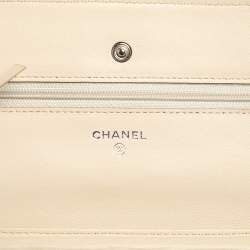 مملوكة مسبقًا Chanel Beige Caviar Leather CC Timeless Wallet On Chain