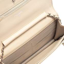 مملوكة مسبقًا Chanel Beige Caviar Leather CC Timeless Wallet On Chain