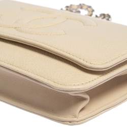 مملوكة مسبقًا Chanel Beige Caviar Leather CC Timeless Wallet On Chain