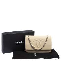 مملوكة مسبقًا Chanel Beige Caviar Leather CC Timeless Wallet On Chain