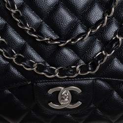 مملوكة مسبقًا Chanel Black Quilted Caviar Leather Maxi Classic Double Flap Bag